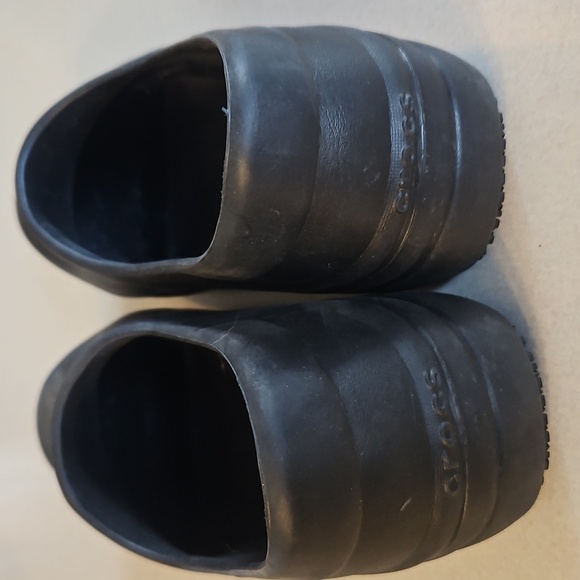 Crocs Black Nursing Clogs - Picture 5 of 10